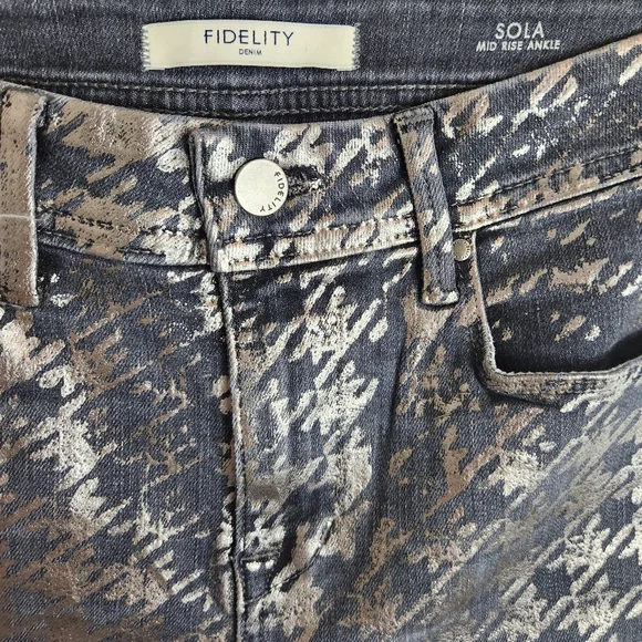 Fidelity Denim Sola Metallic Mid Rise Ankle Pants Silver Fox 26 - Picture 3 of 9